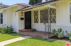 6957 Burnet Ave, Van Nuys, CA 91405