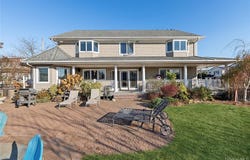 4 Quebec Road, Island Park, NY 11558