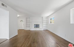 20724 Chatsworth St, Chatsworth, CA 91311