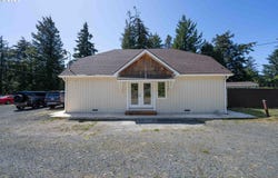 68964 WILDWOOD Rd, NorthBend, OR 97459