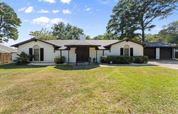 2002 W Lake Drive, Gladewater, TX 75647