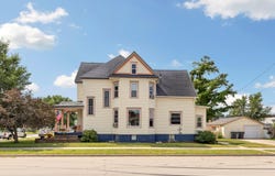 702 5th Ave S, La Crosse, WI 54601