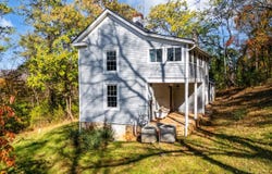 2728 E Branch Loop, Roseland, VA 22967