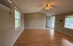 723 Kayroe Rd, Adkins, TX 78101