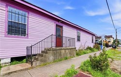 438 S MURAT Street, New Orleans, LA 70119