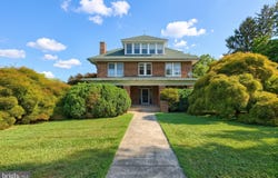 41 W MAIN Street, FAWN GROVE, PA 17321