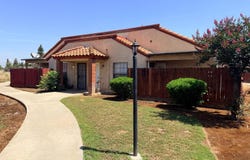 1405 E Cypress Avenue, Reedley, CA 93654