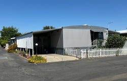 1724 Minnewawa Avenue, Clovis, CA 93612