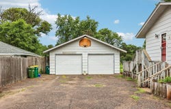 1720 69th Avenue N, Brooklyn Center, MN 55430