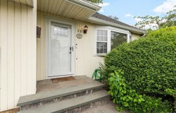 25 Marilyn Boulevard, Plainview, NY 11803