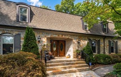 890 BLUE RIDGE DR, STAUNTON, VA 24401
