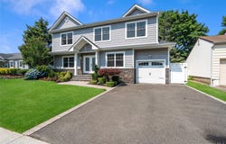 17 Woodwaye Road, Plainview, NY 11803