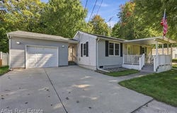 1489 Transue Avenue, Burton, MI 48509