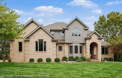 910 Sandhill Drive, DeWitt, MI 48820
