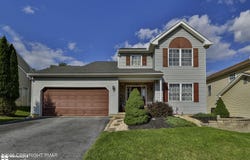 5016 Foxrun Lane, Whitehall, PA 18052