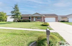 900 DENNIS Drive, Eureka, IL 61530