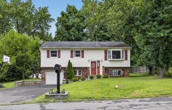 32 Surrey Road, Chester, NY 10918