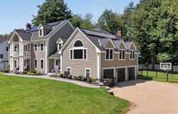 4 Fairway Dr, Andover, MA 01810