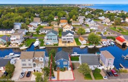 93 Baltic Avenue, Waretown, NJ 08758