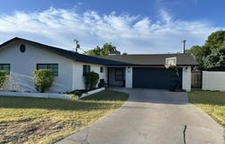 301 E ROYAL PALM Road, Phoenix, AZ 85020