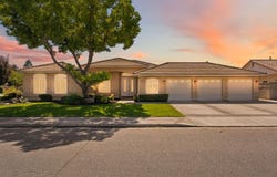 3320 Forum Way, Madera, CA 93637