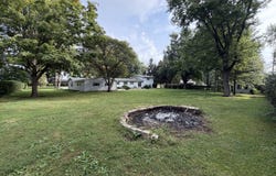 10083 Elizabeth Road, Bloomington, IL 61705