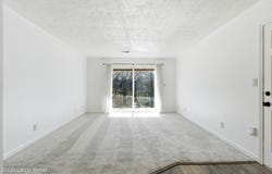7906 Grenoble Ln, Prospect, KY 40059