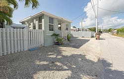 30 Orange Dr, Key Largo, FL 33037