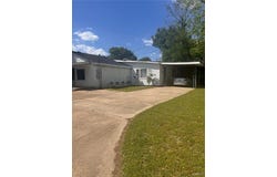 115 W Tom Brown, Charleston, MO 63834