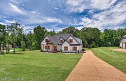 217 Byhalia Creek Farms Road, Byhalia, MS 38611