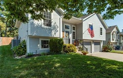 2701 NW Richard Drive, Blue Springs, MO 64015
