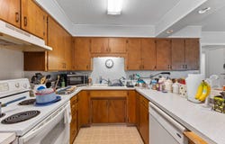 806 S Edwards Ave, Moundridge, KS 67107