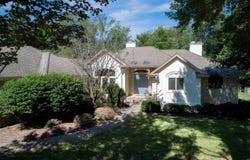 1315 Foxwood Drive, Midland, MI 48642