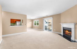 39 Foxcroft Road, Naperville, IL 60565