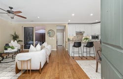 204 Overbrook, Irvine, CA 92620