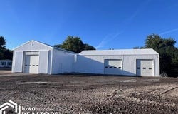 610 7Th Street SE, Britt, IA 50423