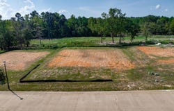 1608 Courtland Ln, Lindale, TX 75771