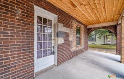 116 S Cypress Avenue, Luling, TX 78648