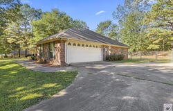 7 Oak Forest Ln, Texarkana, TX 75501