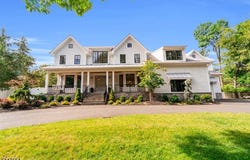 11 Green Way, Old Tappan Boro, NJ 07675-6861