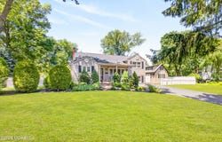 21 Karyn Terrace E, Middletown, NJ 07748