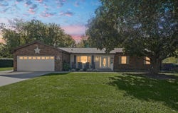 206 Cherokee Drive, Georgetown, IL 61846