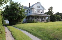 64 Old Dock Road, Kings Park, NY 11754