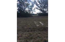 1111 NW 40th Place, Cape Coral, FL 33993