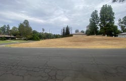 Claremont Dr, Bakersfield, CA 93306