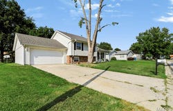 203 Meadow Drive, Troy, IL 62294