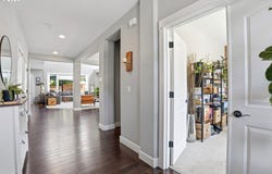 2709 SW 43RD St, Gresham, OR 97080
