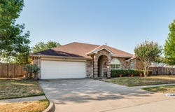 901 Mccomb Lane, Cedar Hill, TX 75104