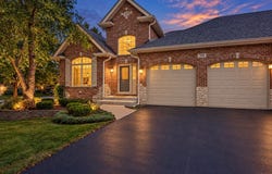 701 Kelly Court, Roselle, IL 60172