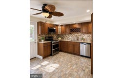 15 Hirst, Lansdowne, PA 19050